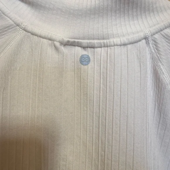 CAlia White Zip-Up Top - Picture 3 of 6